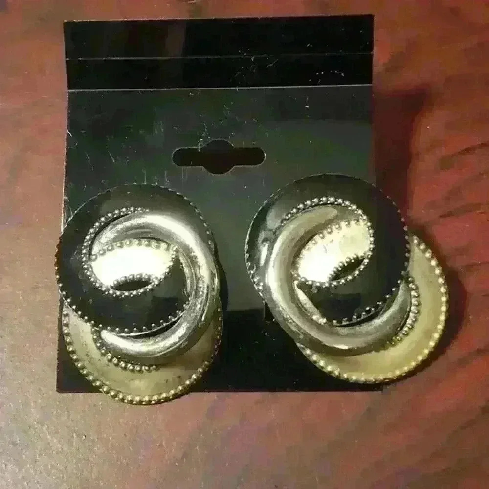 ❤️ Black & Silver Tone Pierced Earrings - Picture 2 of 4